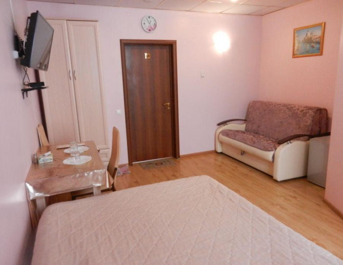 Номер стандарт семейный - Мини-отель «Артик» Отрадное