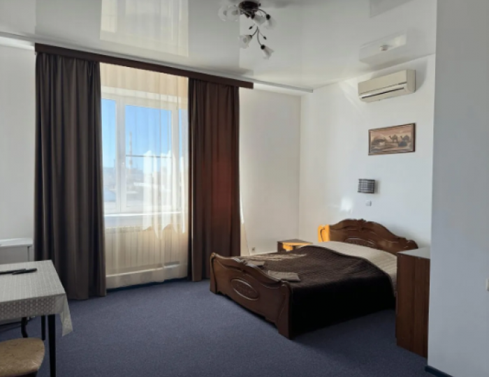 Номер полулюкс с 1 двуспальной кроватью - Отель «Престиж» Астрахань