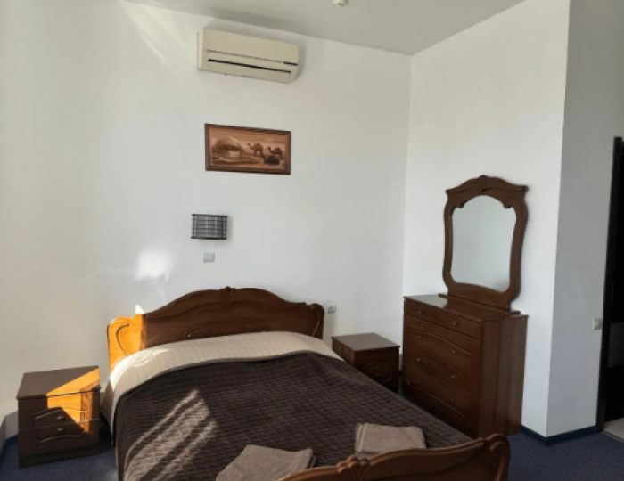 Номер полулюкс с 1 двуспальной кроватью - Отель «Престиж» Астрахань