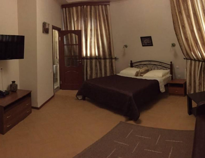 1-комнатные апартаменты студия в башне (категория A+) - Гостевой дом «Замок» Беседы