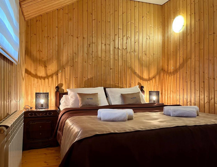 2-комнатный номер люкс улучшенный - Загородный отель «Горное Озеро от Травел Хотелс Антураж» Даховская