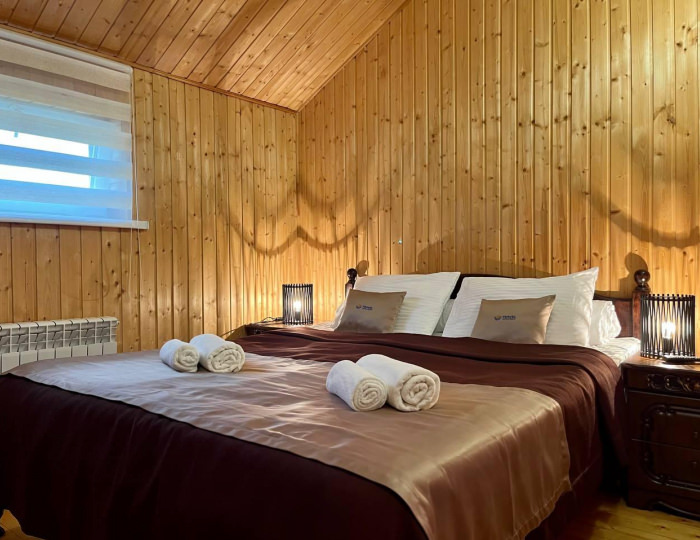 2-комнатный номер люкс улучшенный - Загородный отель «Горное Озеро от Травел Хотелс Антураж» Даховская