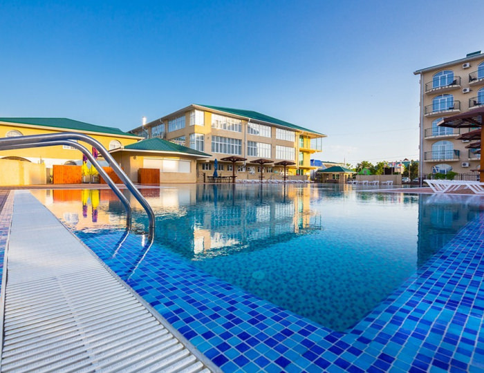 Открытый бассейн - Пансионат «ФЕЯ SUNCLUB RESORT & SPA»