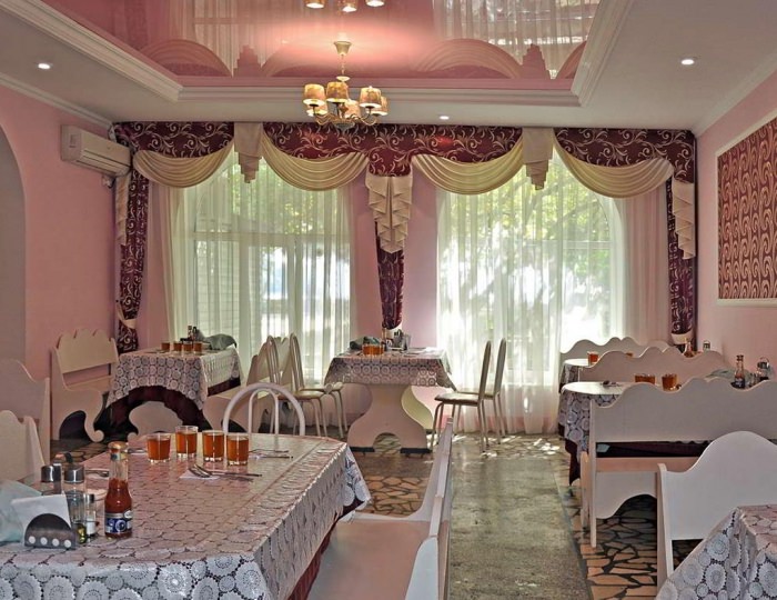 Рестораны и бары - Гостиничный комплекс «Торнадо»