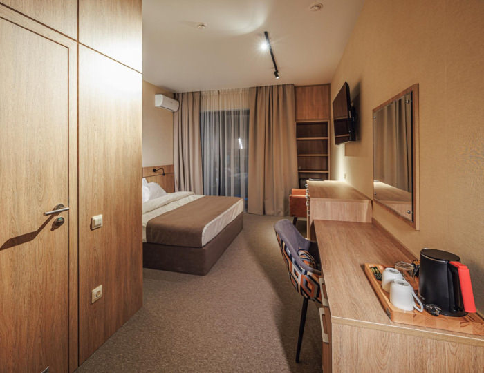 Номер стандарт улучшенный с 1 двуспальной кроватью - Отель «Пион» Геленджик