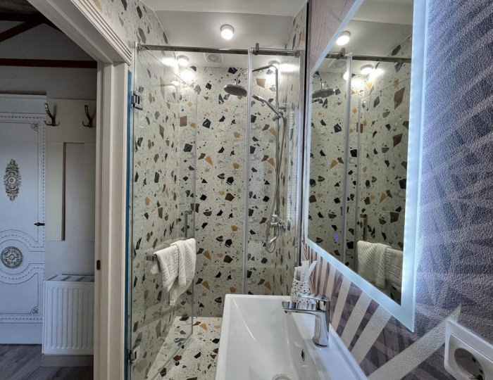 Номер стандарт с 1 двуспальной кроватью (мансарда) - Отель «Бали Вилла» Геленджик