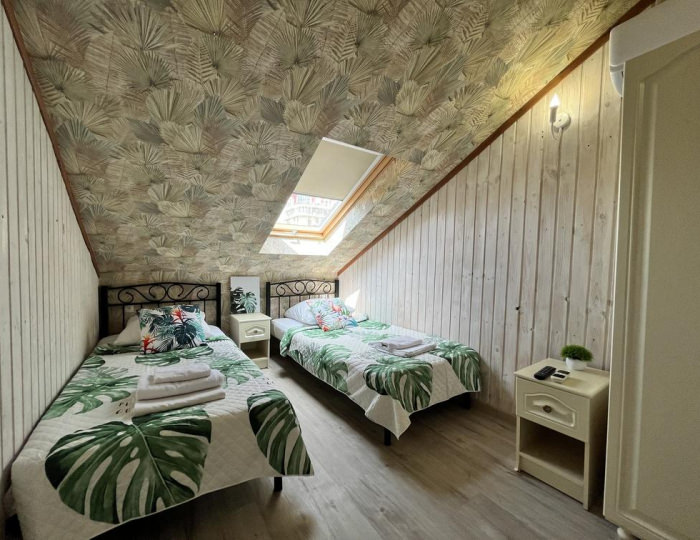 Номер стандарт с 2 односпальными кроватями (мансарда) - Отель «Бали Вилла» Геленджик