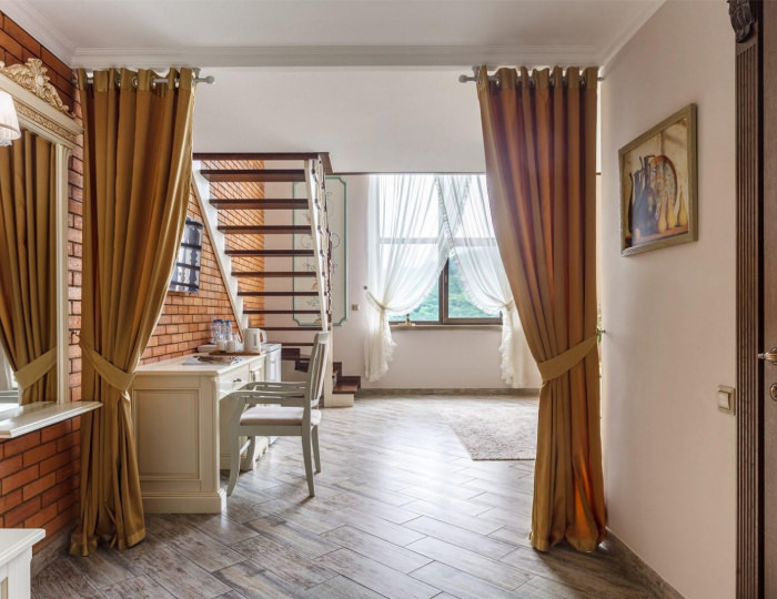 Номер делюкс двухуровневый с 1 двуспальной кроватью - Отель «Даховская слобода» Даховская