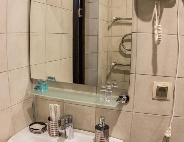 Номер делюкс с 1 двуспальной кроватью и балконом - Загородный отель «Каштан» Даховская