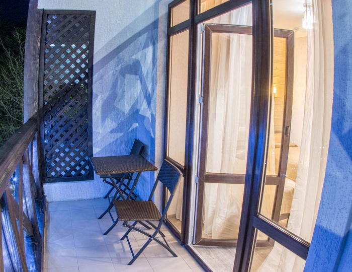 Номер делюкс с 1 двуспальной кроватью и террасой - Загородный отель «Каштан» Даховская