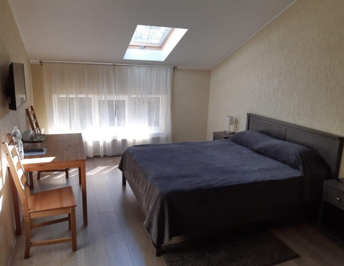 Номер стандарт с 1 двуспальной кроватью (мансарда) - Загородный отель «Каштан» Даховская