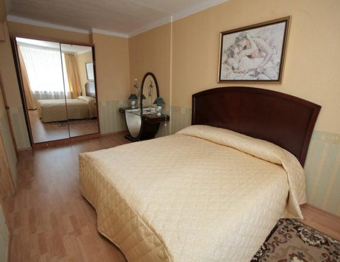 Номер люкс с 1 двуспальной кроватью - Гостиница «Авача» Петропавловск-Камчатский