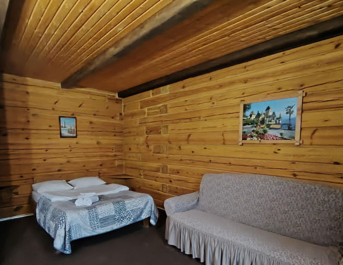 Комната комфорт семейная с 1 двуспальной кроватью - Гостевой дом «Горная Пчела» Белокуриха