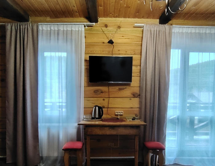 Комната комфорт семейная с 1 двуспальной кроватью - Гостевой дом «Горная Пчела» Белокуриха