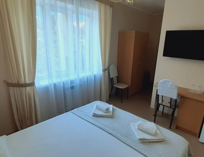 Улучшенный 2-местный без балкона 4 этаж - Отель «Дарья» Геленджик