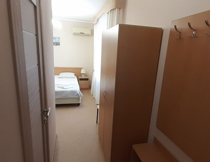 Улучшенный 2-местный без балкона 4 этаж - Отель «Дарья» Геленджик