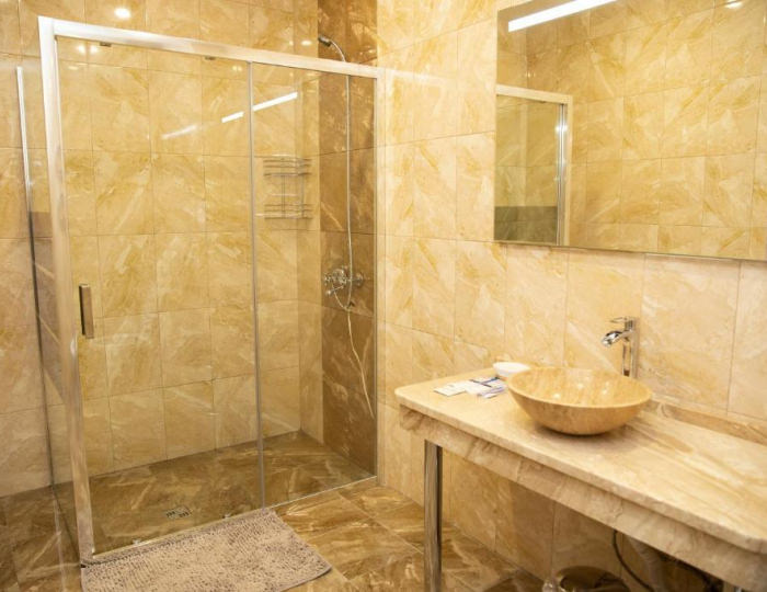 Номер полулюкс с 1 двуспальной кроватью с балконом - Отель «Пирамида» Борисовка