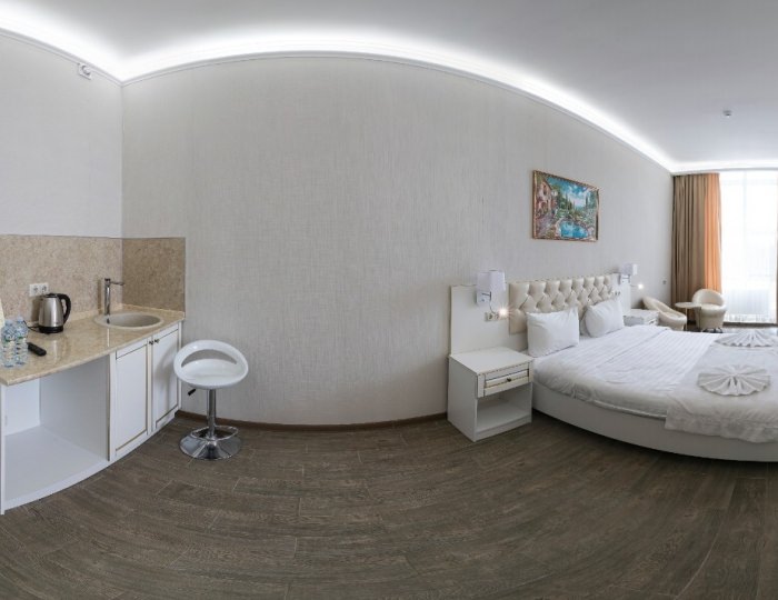 Номер полулюкс с 1 двуспальной кроватью - Отель «Пирамида» Борисовка