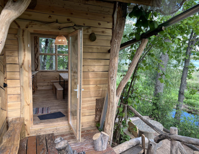 Домик на озере - База отдыха «Юрта Эко Отель» Брикет