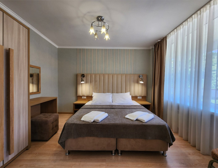 Стандарт 2-местный 2-комнатный, корпус 1, 2 - Санаторий «Киев» Алушта