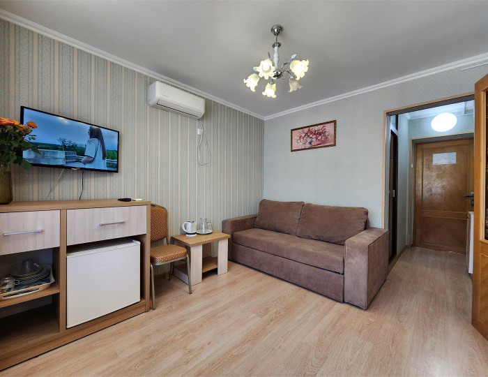 Стандарт 2-местный 2-комнатный, корпус 1, 2 - Санаторий «Киев» Алушта