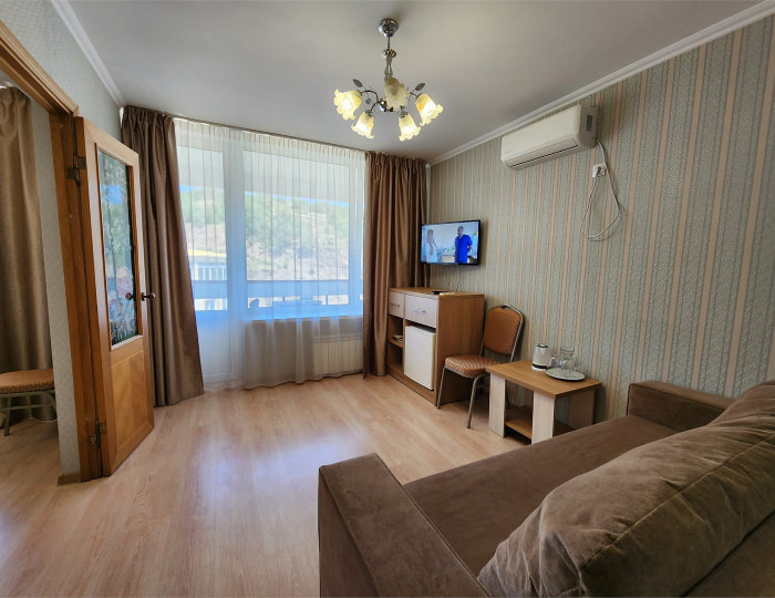 Стандарт 2-местный 2-комнатный, корпус 1, 2 - Санаторий «Киев» Алушта