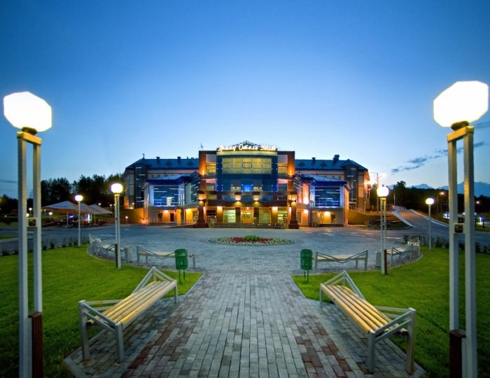 Отель Grand Hotel Uvat / Гранд Отель Уват