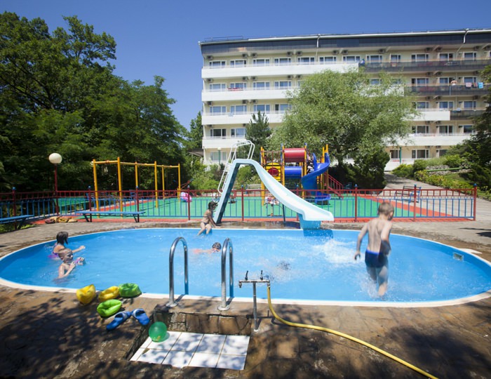 Бассейн и пляж - Отель «Прометей Небуг»