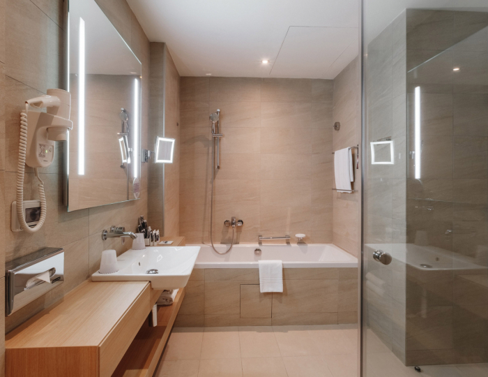 Люкс 2-местный Люкс с большой двуспальной кроватью - Отель Меркюр Сочи Центр / Mercure Sochi Centre