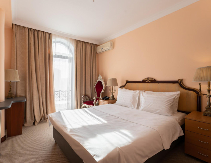 Номер люкс семейный - Отель «Москва Отель Холидеи Коллекшен» Картмазово