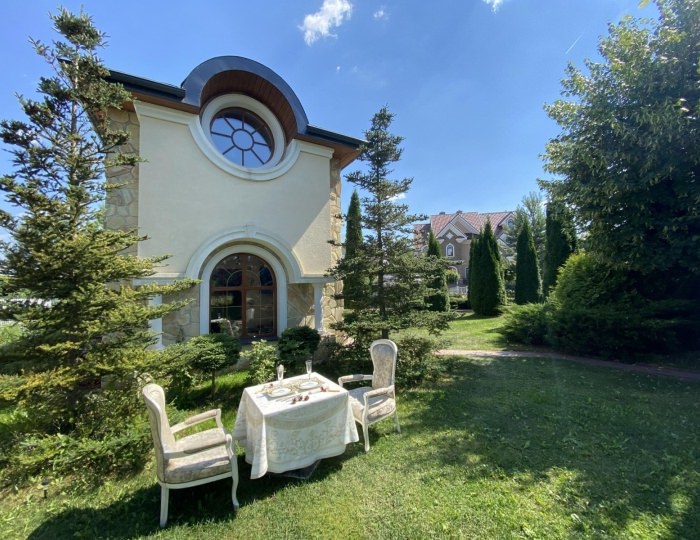 Домики Aston Martin Tower ART / Астон Мартин Тауэр АРТ Обушково