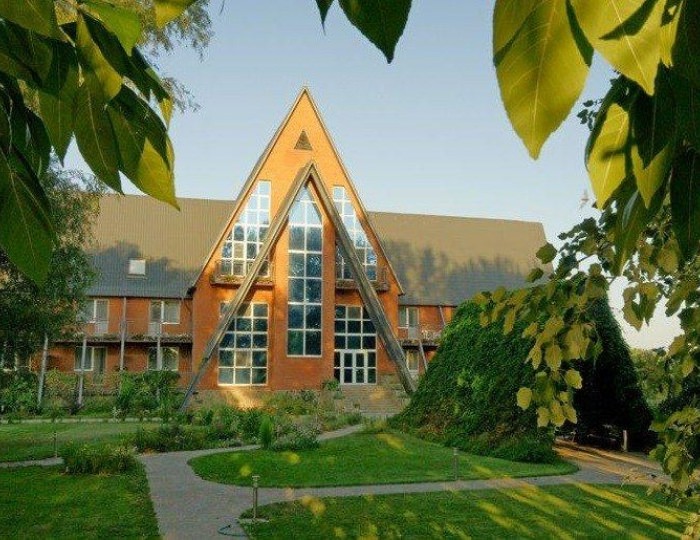 Курортный отель River House / Ривер Хаус Станья