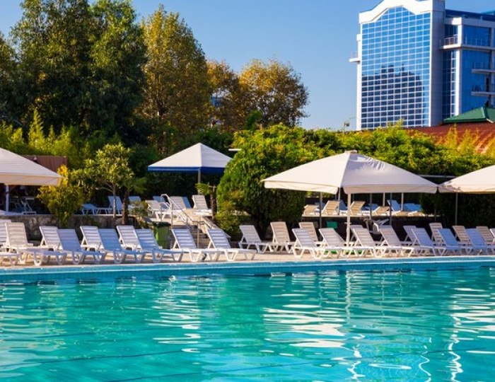 Открытый бассейн - СКК «Адлеркурорт» (корпус «Дельфин»)