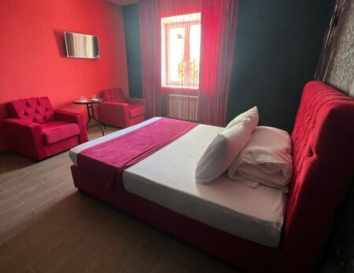 Номер полулюкс с 1 двуспальной кроватью - Отель «Сова на Новой Риге» Покровское