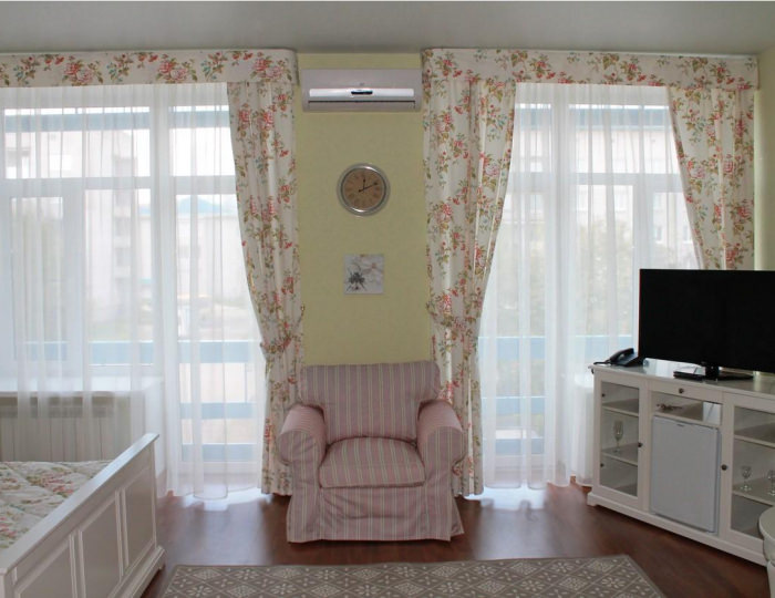 Номер полулюкс с 1 двуспальной кроватью (с завтраком) - Отель «Сапфир» Котлас