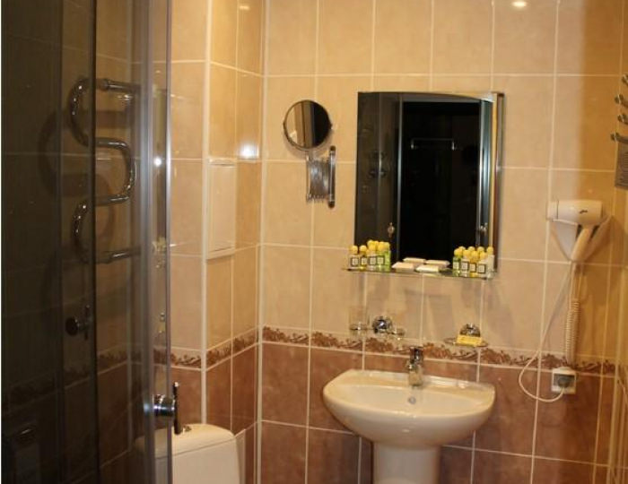 Номер полулюкс с 1 двуспальной кроватью (с завтраком) - Отель «Сапфир» Котлас