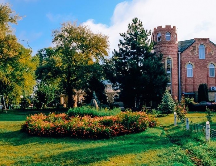 База отдыха «Замок» Самосделка