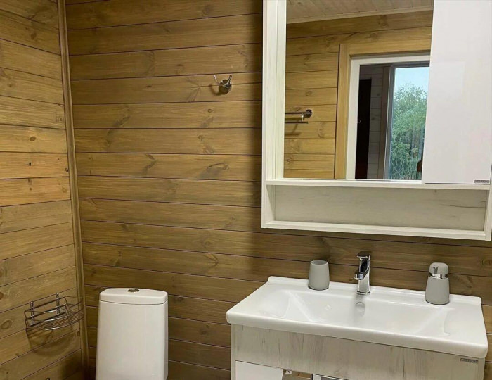 Номер улучшенный с 1 двуспальной кроватью (с пансионом) - База отдыха «Седьмая жилка» Кировский