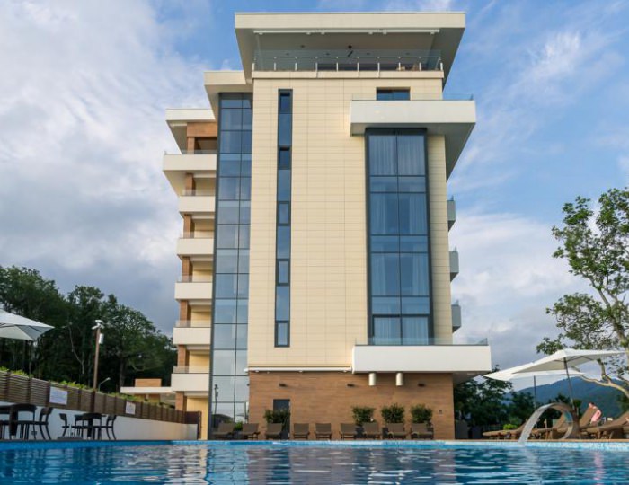 Открытый подогреваемый бассейн - Отель Hidens Hotel / Хайденс Небуг