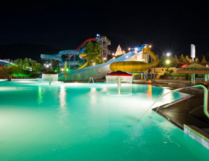 Дельфинарий «АКВА-МИР» и аквапарк «Дельфин» - Отель Hidens Hotel / Хайденс Небуг