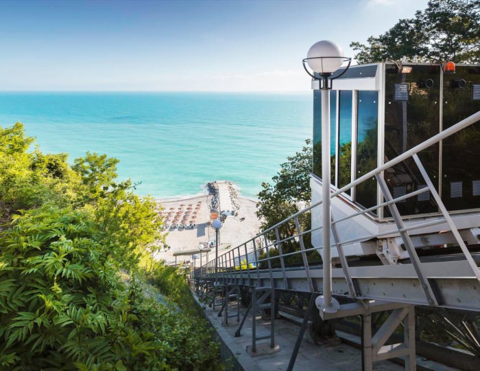 Отель Hidens Hotel / Хайденс Небуг