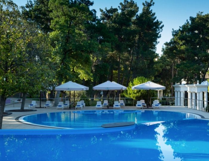 Открытый бассейн - Отель «Приморье» GRAND RESORT HOTEL