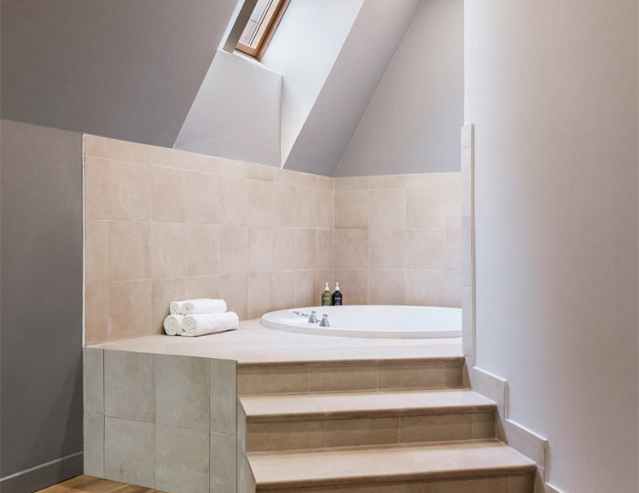 Люкс с джакузи - Парк-отель AZIMUT / Азимут Парк Отель Тула