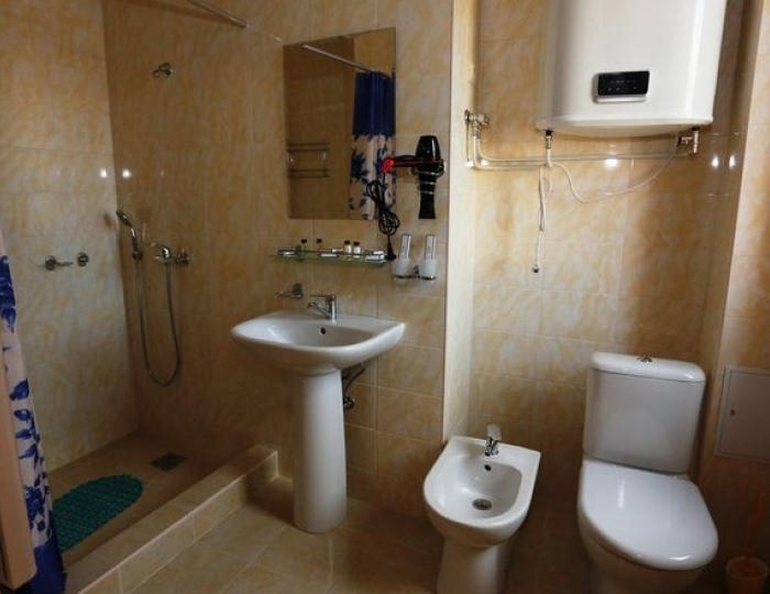 Полулюкс 2-местный 2-комнатный (вид на горы) - Отель «Акра» Сухум