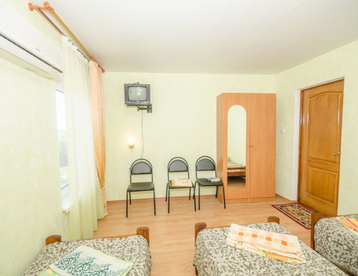 Эконом 3-местный корпус 2 - Хостел «Вилла Любимая» Береговое