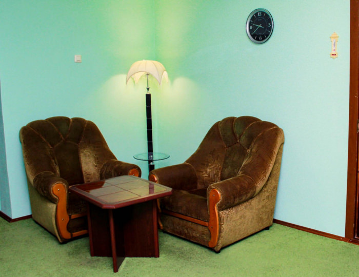 3-комнатный номер люкс с 2 односпальными кроватями (с завтраком) - Гостиница «Центральная» Бийск