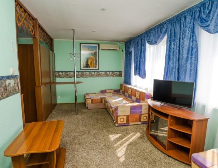 Номер люкс с 1 двуспальной кроватью (с завтраком) - Гостиница «Центральная» Бийск