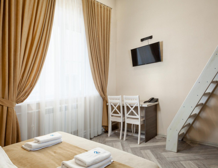 Номер стандарт с 1 односпальной и 1 двуспальной кроватью (с завтраком) - Гостиница «Облака» Бийск