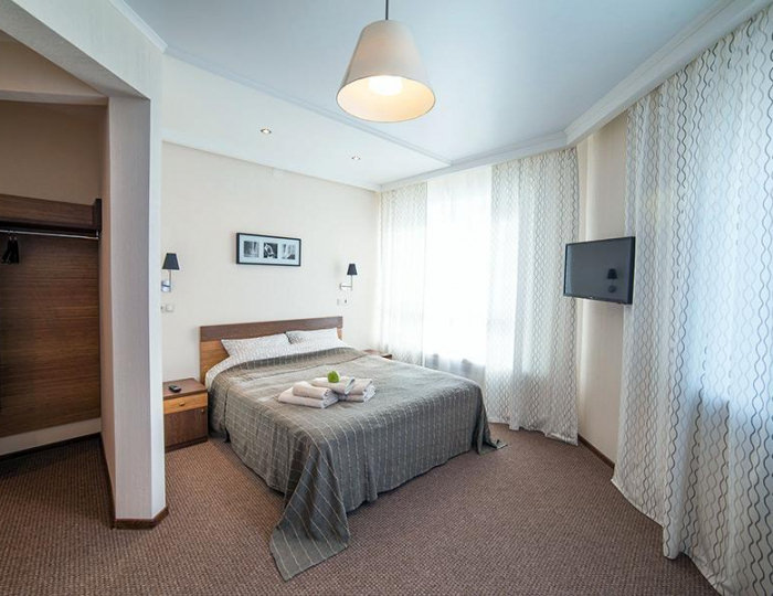 Номер студия с 1 двуспальной кроватью (с завтраком) - Гостиница «На старом месте» Бийск