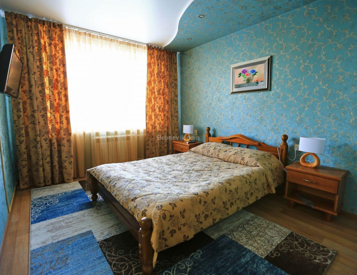 2-комнатный номер люкс (с завтраком) - Гостиница «Восток» Бийск